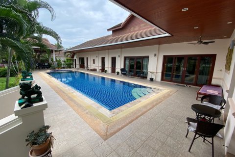 Villa in Hua Hin, Thailand 4 bedrooms № 162106