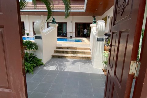 Villa in Hua Hin, Thailand 4 bedrooms № 162106 - photo 7