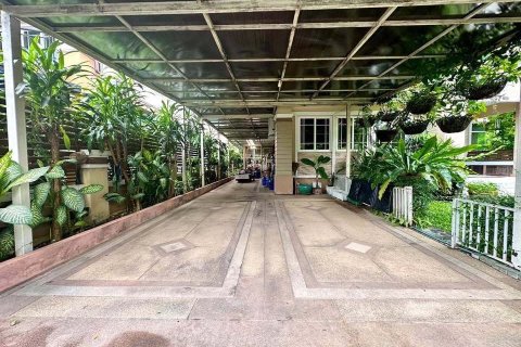 House in Chiang Mai, Thailand 5 bedrooms № 162107 - photo 15