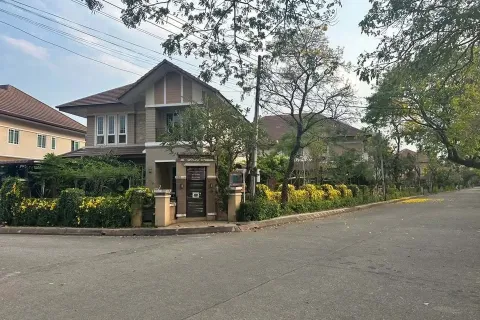 House in Chiang Mai, Thailand 5 bedrooms № 162107