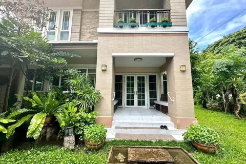 House in Chiang Mai, Thailand 5 bedrooms № 162107 - photo 2