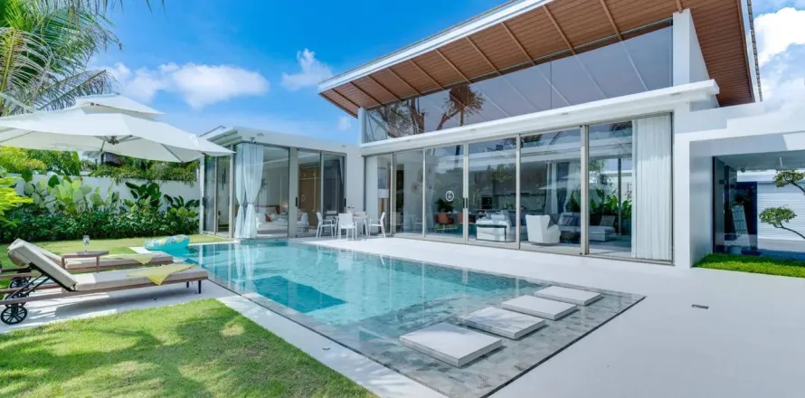 Villa in Phuket, Thailand 3 bedrooms № 158962