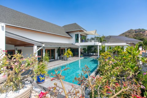 House in Hua Hin, Thailand 4 bedrooms № 158965 - photo 14