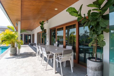 House in Hua Hin, Thailand 4 bedrooms № 158965 - photo 8