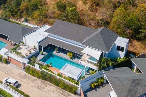 House in Hua Hin, Thailand 4 bedrooms № 158965 - photo 12