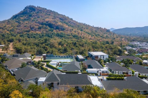 House in Hua Hin, Thailand 4 bedrooms № 158965 - photo 11