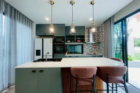 Villa in San Sai, Thailand 8 bedrooms № 149799 - photo 6