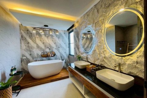 Villa in San Sai, Thailand 8 bedrooms № 149799 - photo 16