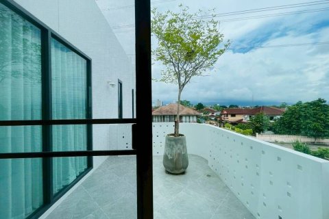 Villa in San Sai, Thailand 8 bedrooms № 149799 - photo 20