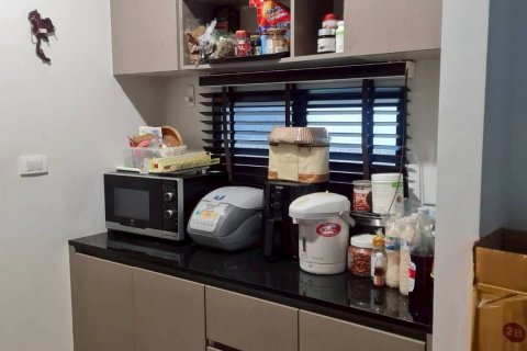 House in Pak Kret, Thailand 3 bedrooms № 160332 - photo 13