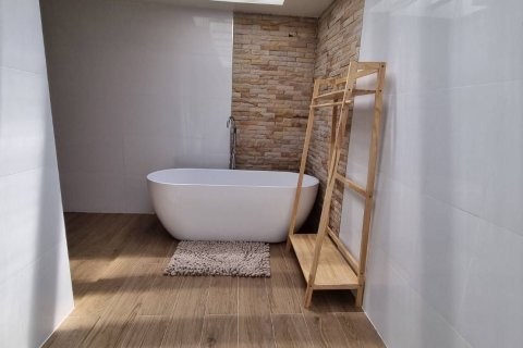 House in Phuket, Thailand 2 bedrooms № 160335 - photo 18