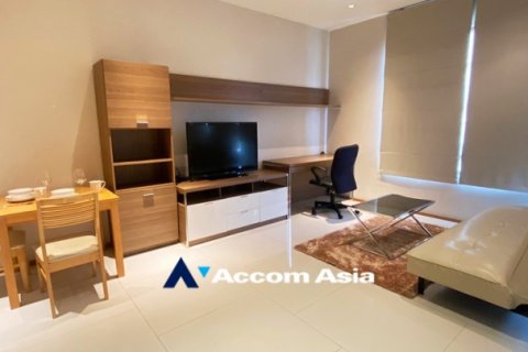 Condo in Khlong Toei, Bangkok, Thailand, 1 bedroom  № 220307