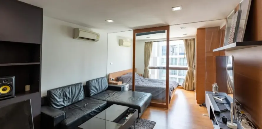 Studio dans le Condo à Khlong Toei, Bangkok, Thaïlande  № 159429