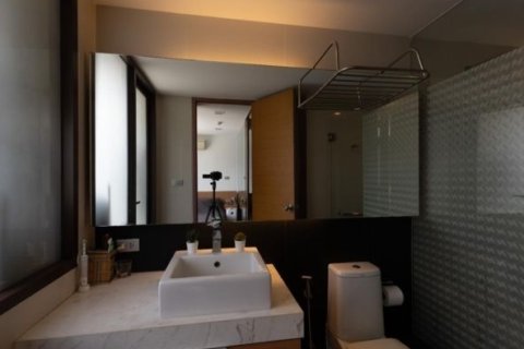 Studio dans le Condo à Khlong Toei, Bangkok, Thaïlande  № 159429 - photo 9