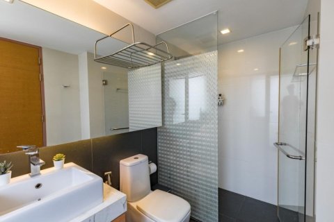 Studio dans le Condo à Khlong Toei, Bangkok, Thaïlande  № 159429 - photo 11