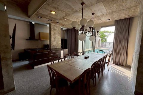 Villa in Pattaya, Thailand 5 bedrooms № 171611 - photo 9