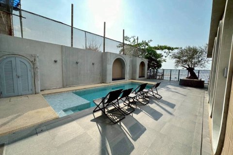 Villa in Pattaya, Thailand 5 bedrooms № 171611 - photo 2