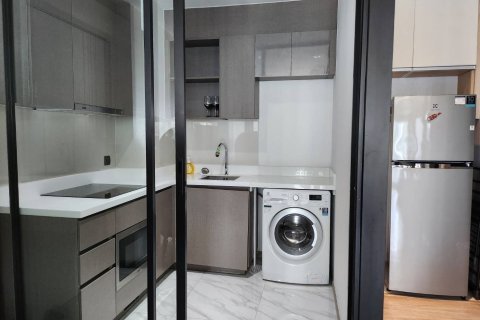 Condo in Watthana, Bangkok, Thailand, 2 bedrooms  № 145193 - photo 3