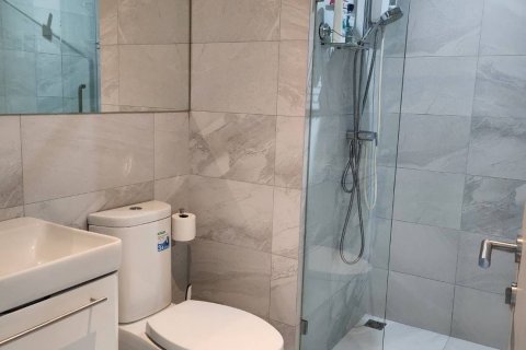 Condo in Watthana, Bangkok, Thailand, 2 bedrooms  № 145193 - photo 5