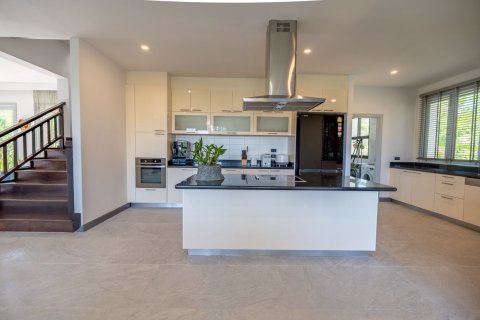 Дом в Пхукете, Таиланд с 5 спальнями  № 170447 - фото 23