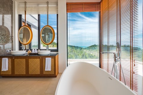 Villa in Ko Samui, Thailand 3 bedrooms № 170445 - photo 30