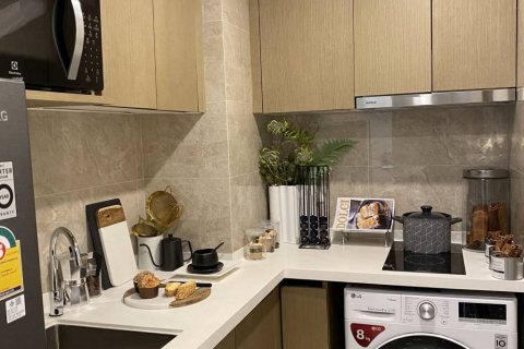 Condo in Bangkok, Thailand, 2 bedrooms  № 115065 - photo 10