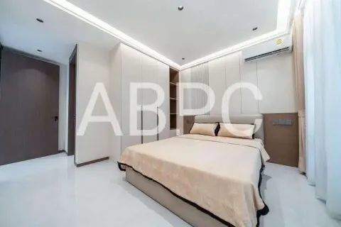 Casa de 6 dormitorios en Pattaya, Tailandia № 211508 - foto 11