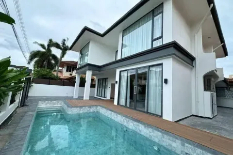 Casa de 6 dormitorios en Pattaya, Tailandia № 211508 - foto 22