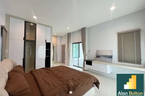 Casa de 3 dormitorios en Pattaya, Tailandia № 211511 - foto 6