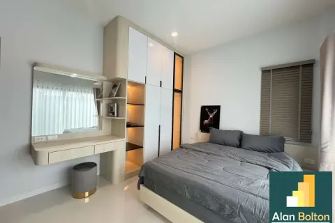 Casa de 3 dormitorios en Pattaya, Tailandia № 211511 - foto 8