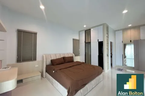Casa de 3 dormitorios en Pattaya, Tailandia № 211511 - foto 5