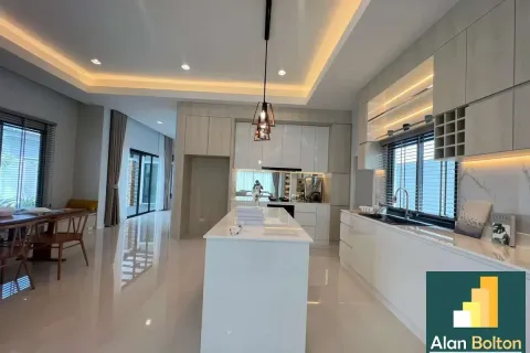 Casa de 3 dormitorios en Pattaya, Tailandia № 211511 - foto 15