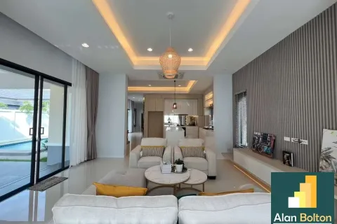 Casa de 3 dormitorios en Pattaya, Tailandia № 211511 - foto 13