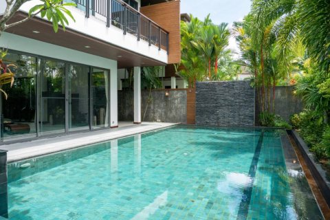 Villa in Bang Tao, Thailand 5 bedrooms № 155298 - photo 1