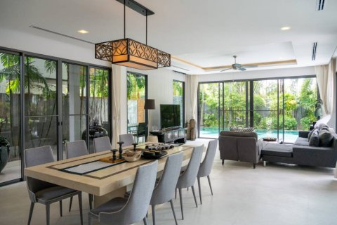 Villa in Bang Tao, Thailand 5 bedrooms № 155298 - photo 6
