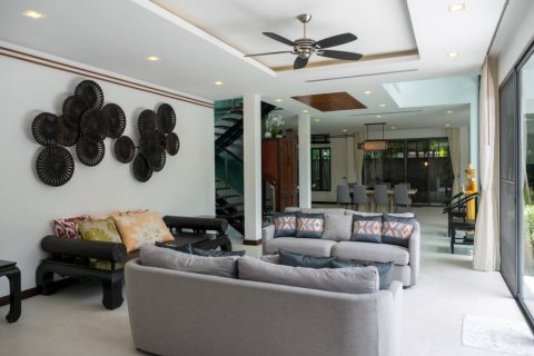 Villa in Bang Tao, Thailand 5 bedrooms № 155298 - photo 5