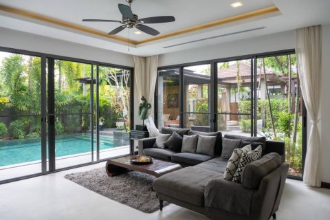 Villa in Bang Tao, Thailand 5 bedrooms № 155298 - photo 4