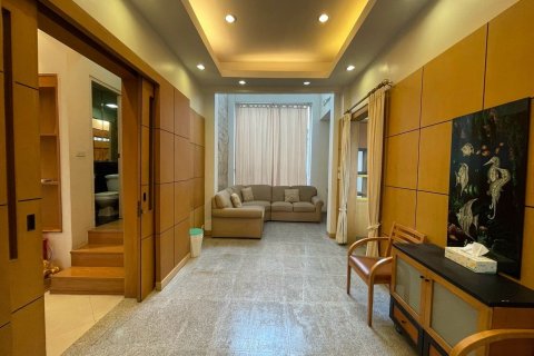 Townhouse in Pak Kret, Thailand 5 bedrooms № 141902 - photo 28