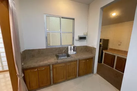 Townhouse in Pak Kret, Thailand 5 bedrooms № 141902 - photo 12