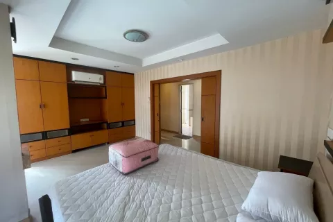 Townhouse in Pak Kret, Thailand 5 bedrooms № 141902 - photo 25