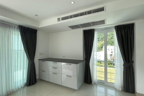 Condo in Phuket, Thailand, 2 bedrooms № 156368 - photo 9