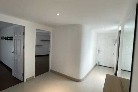 Condo in Phuket, Thailand, 2 bedrooms № 156368 - photo 11