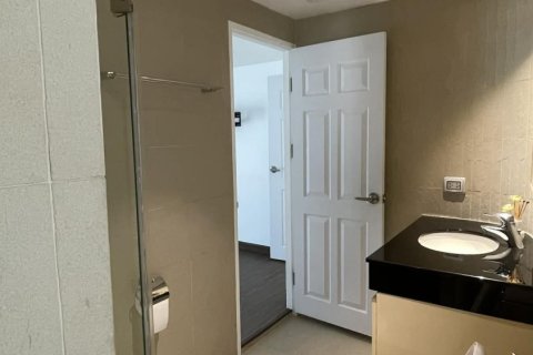 Condo in Phuket, Thailand, 2 bedrooms № 156368 - photo 17