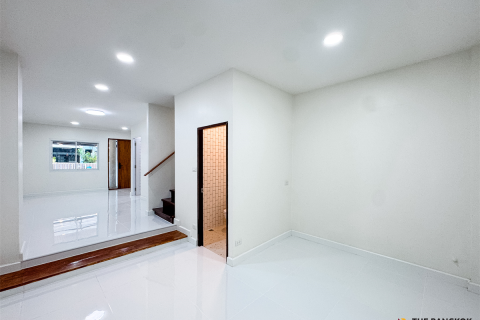 ทาวน์เฮาส์ในกรุงเทพฯ, ประเทศไทย 2 ห้องนอน № 208618 - รูปถ่าย 7