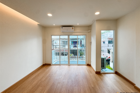 ทาวน์เฮาส์ในกรุงเทพฯ, ประเทศไทย 2 ห้องนอน № 208618 - รูปถ่าย 8