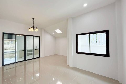 House in Phuket, Thailand 3 bedrooms № 153057 - photo 11