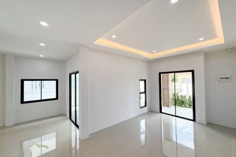 House in Phuket, Thailand 3 bedrooms № 153057 - photo 8