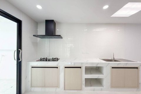 House in Phuket, Thailand 3 bedrooms № 153057 - photo 12