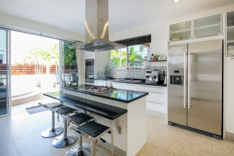 Villa in Hua Hin, Thailand 4 Schlafzimmer № 222142 - Foto 12