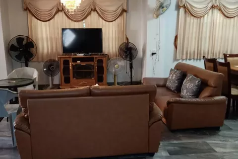 House in Pattaya, Thailand 4 bedrooms № 140781 - photo 3